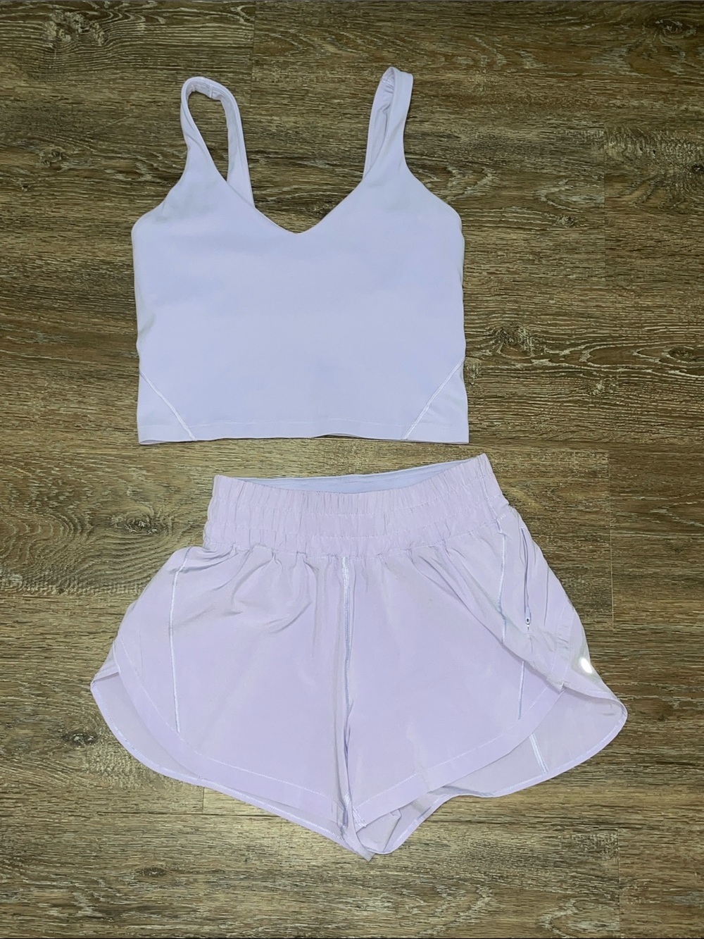 EUC Lululemon Matching Lilac Smoke Set. Size Top 6/Bottom 4